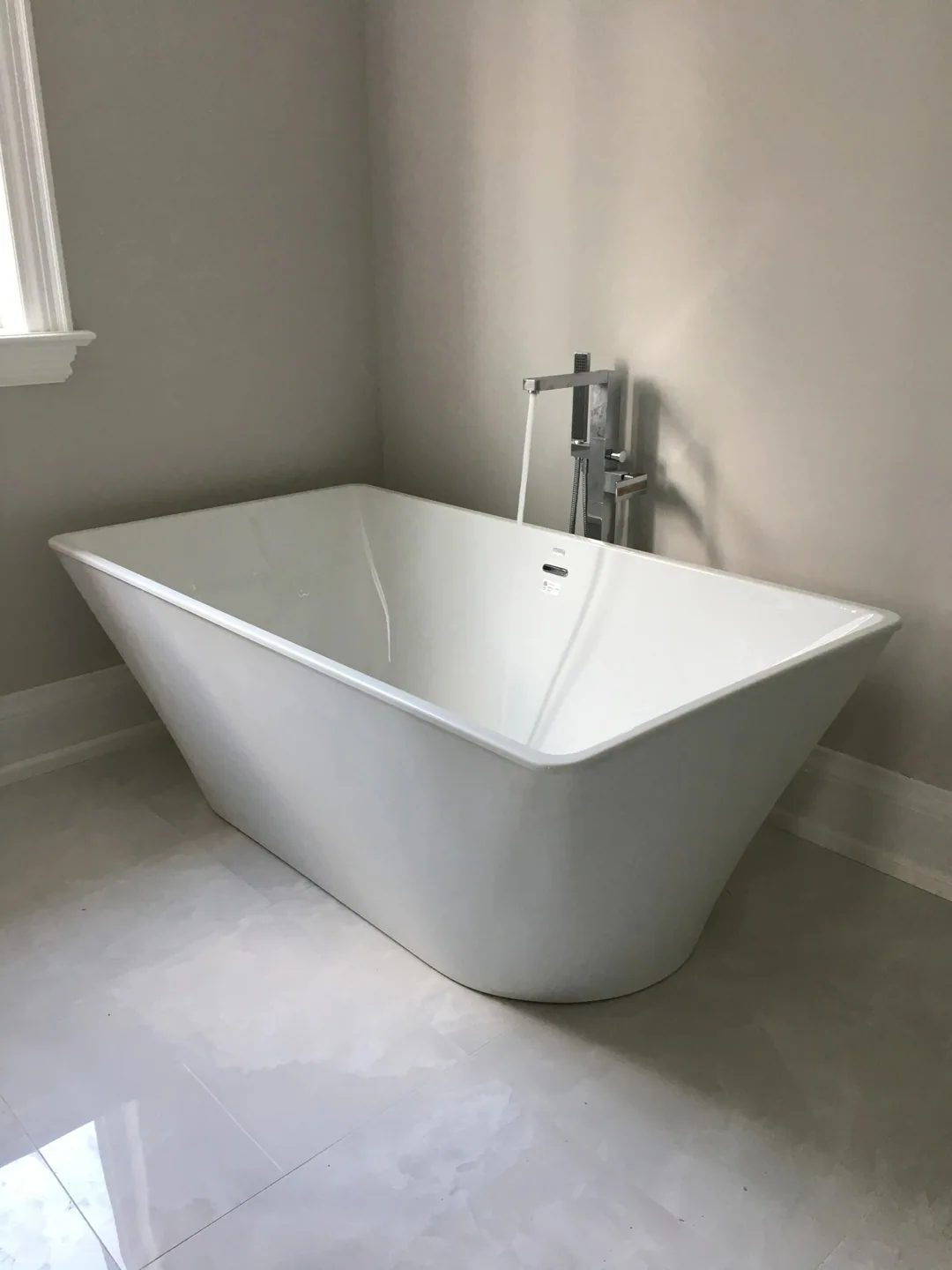 Tubs & fixtures — photo 24