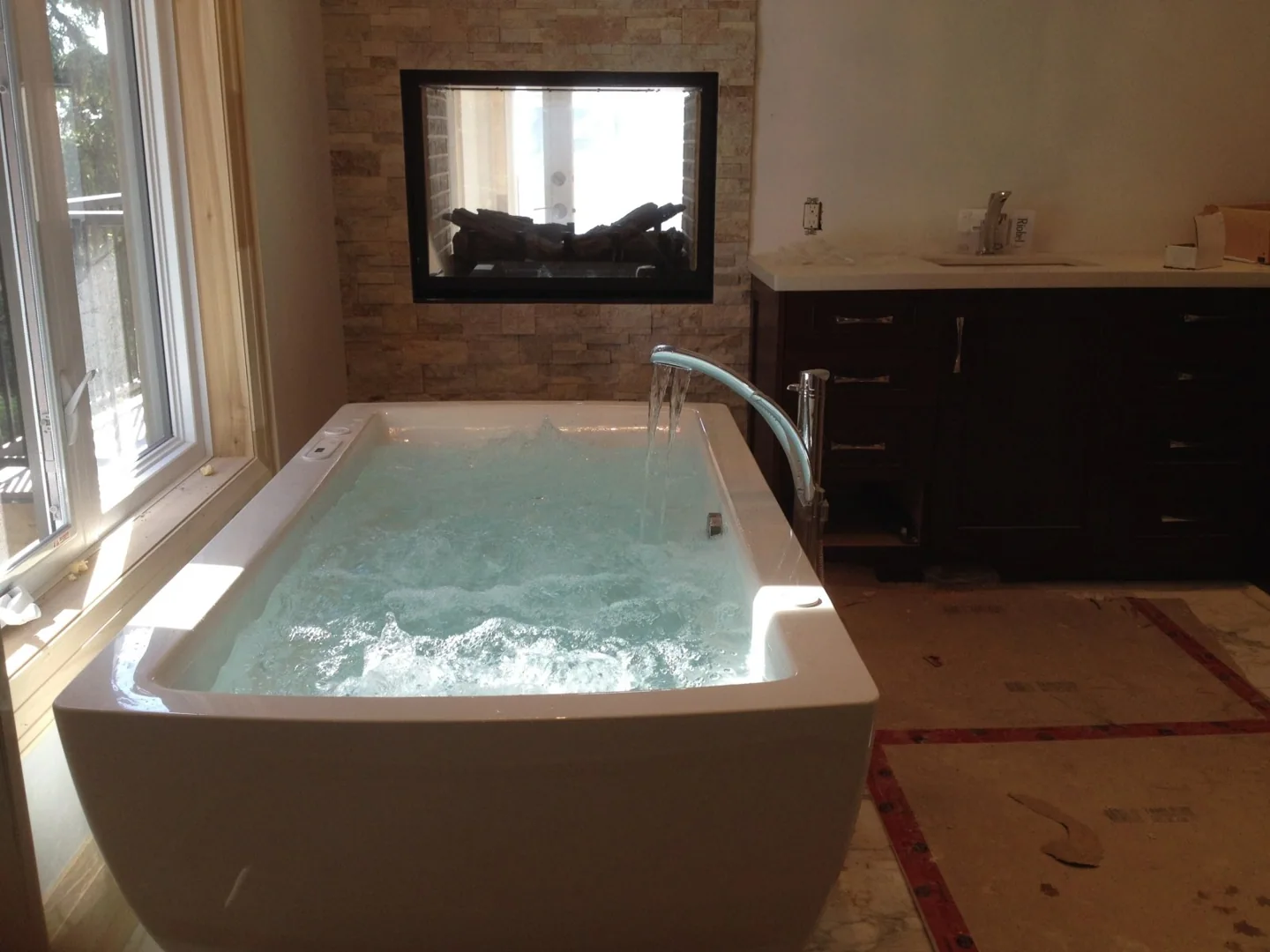 Tubs & fixtures — photo 3