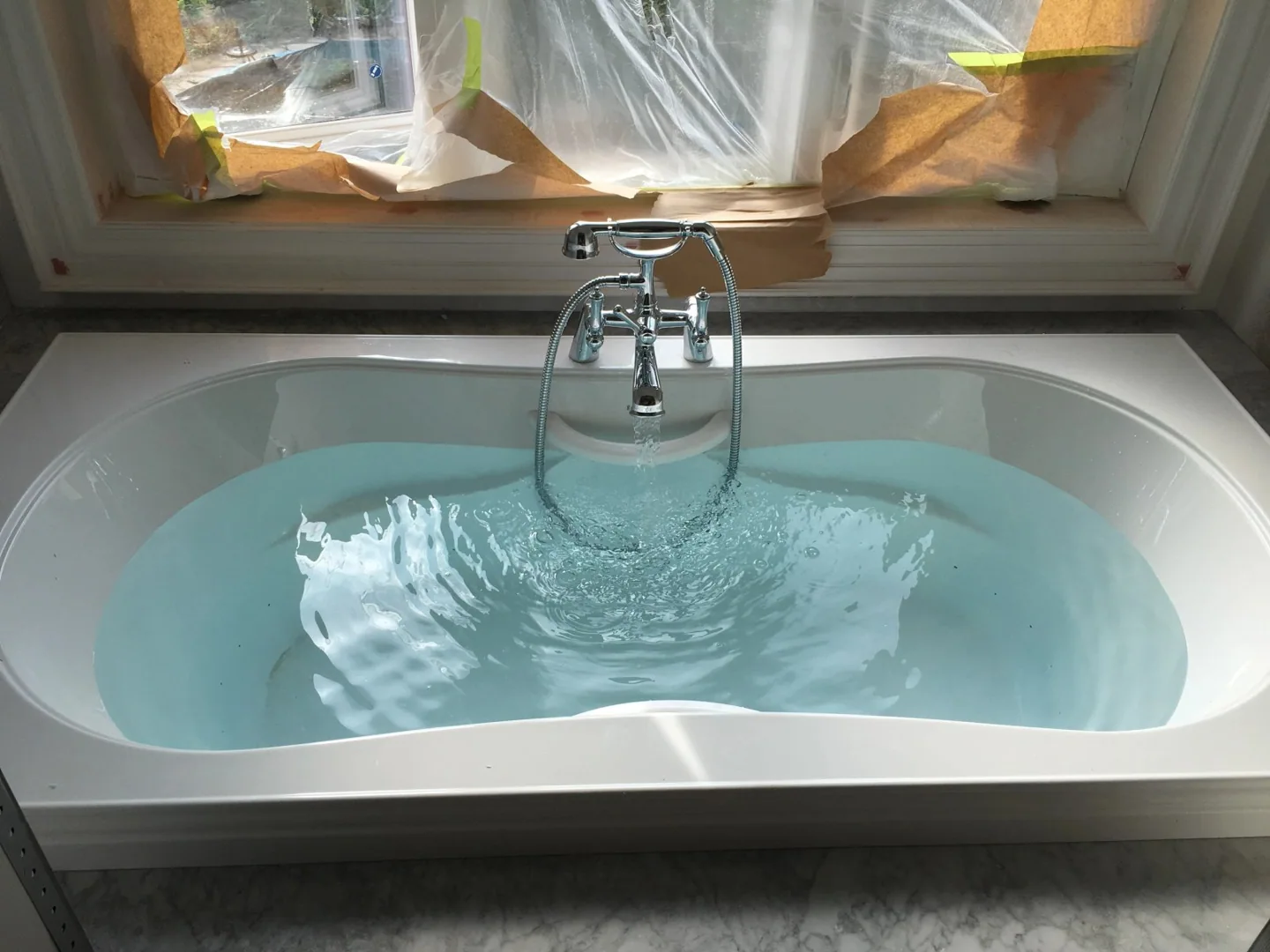 Tubs & fixtures — photo 7