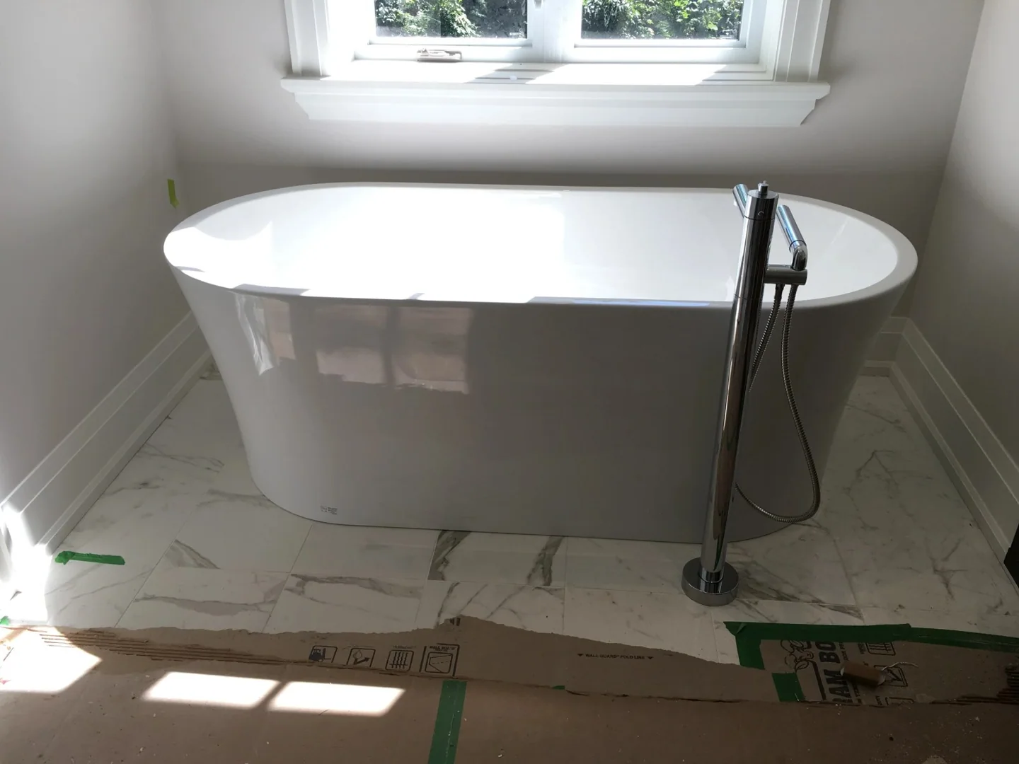 Tubs & fixtures — photo 17